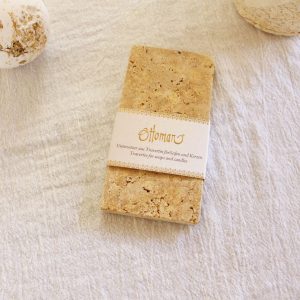 Un porte savon ou porte bougie en travertin doré